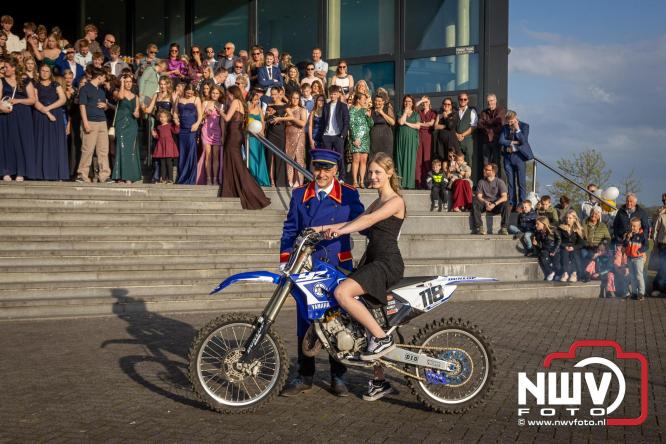Spectaculaire aankomst en stijlvolle avond tijdens Gala Nuborgh College Oostenlicht 2026 - &copy; NWVFoto.nl