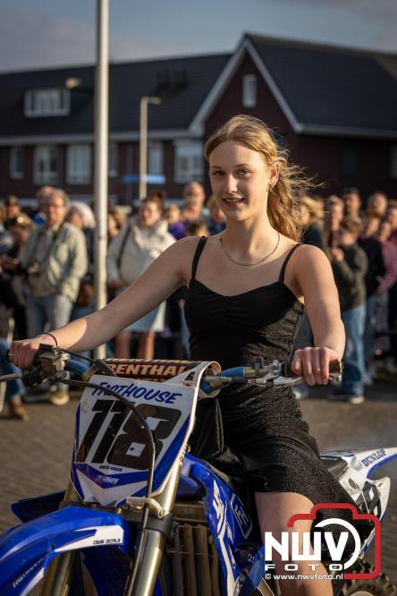 Spectaculaire aankomst en stijlvolle avond tijdens Gala Nuborgh College Oostenlicht 2026 - &copy; NWVFoto.nl
