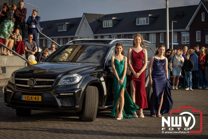 Spectaculaire aankomst en stijlvolle avond tijdens Gala Nuborgh College Oostenlicht 2026 - &copy; NWVFoto.nl