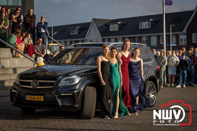 Spectaculaire aankomst en stijlvolle avond tijdens Gala Nuborgh College Oostenlicht 2026 - &copy; NWVFoto.nl