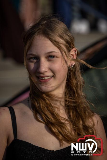 Spectaculaire aankomst en stijlvolle avond tijdens Gala Nuborgh College Oostenlicht 2026 - &copy; NWVFoto.nl