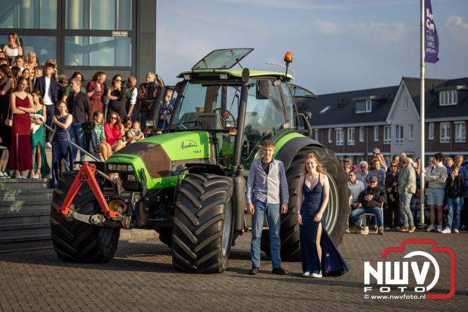 Spectaculaire aankomst en stijlvolle avond tijdens Gala Nuborgh College Oostenlicht 2026 - &copy; NWVFoto.nl