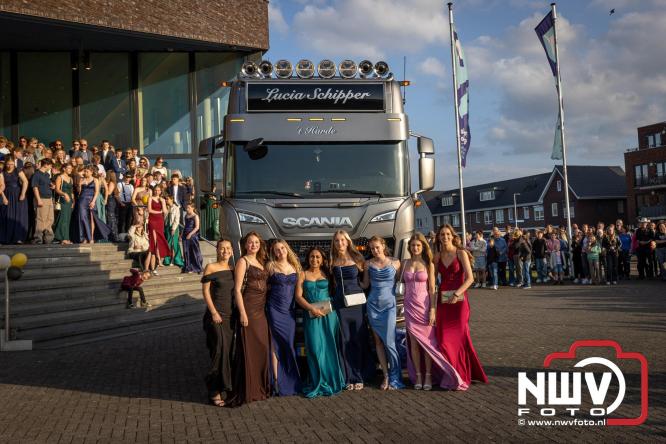 Spectaculaire aankomst en stijlvolle avond tijdens Gala Nuborgh College Oostenlicht 2026 - &copy; NWVFoto.nl