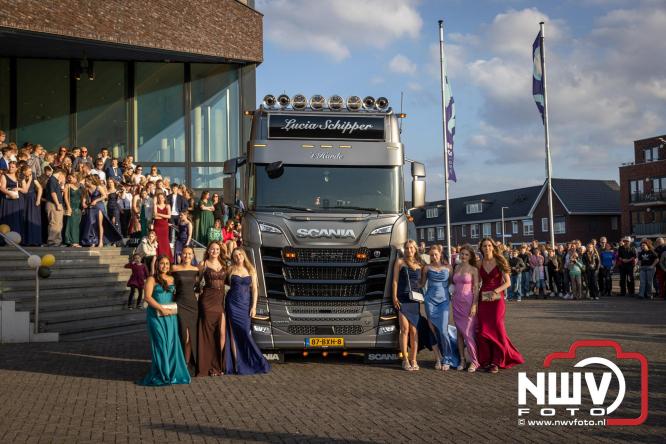 Spectaculaire aankomst en stijlvolle avond tijdens Gala Nuborgh College Oostenlicht 2026 - &copy; NWVFoto.nl
