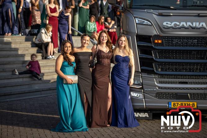 Spectaculaire aankomst en stijlvolle avond tijdens Gala Nuborgh College Oostenlicht 2026 - &copy; NWVFoto.nl