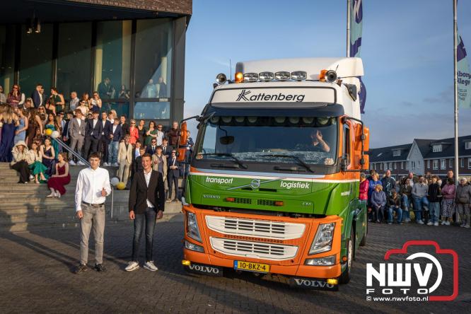Spectaculaire aankomst en stijlvolle avond tijdens Gala Nuborgh College Oostenlicht 2026 - &copy; NWVFoto.nl