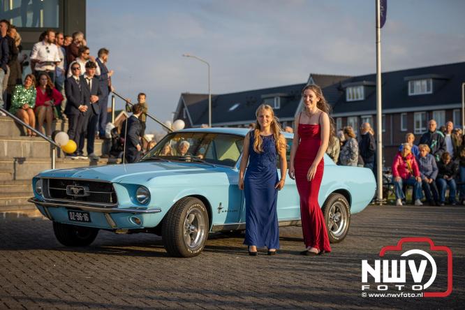 Spectaculaire aankomst en stijlvolle avond tijdens Gala Nuborgh College Oostenlicht 2026 - &copy; NWVFoto.nl
