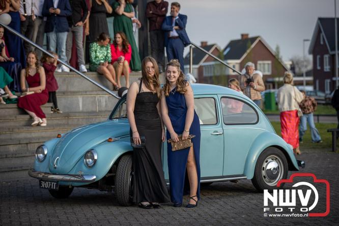 Spectaculaire aankomst en stijlvolle avond tijdens Gala Nuborgh College Oostenlicht 2026 - &copy; NWVFoto.nl