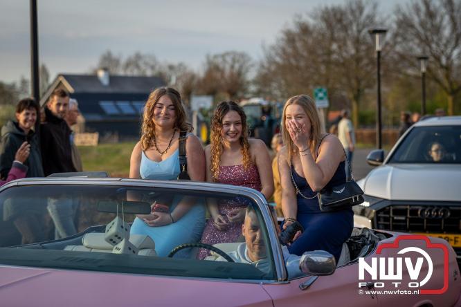Spectaculaire aankomst en stijlvolle avond tijdens Gala Nuborgh College Oostenlicht 2026 - &copy; NWVFoto.nl