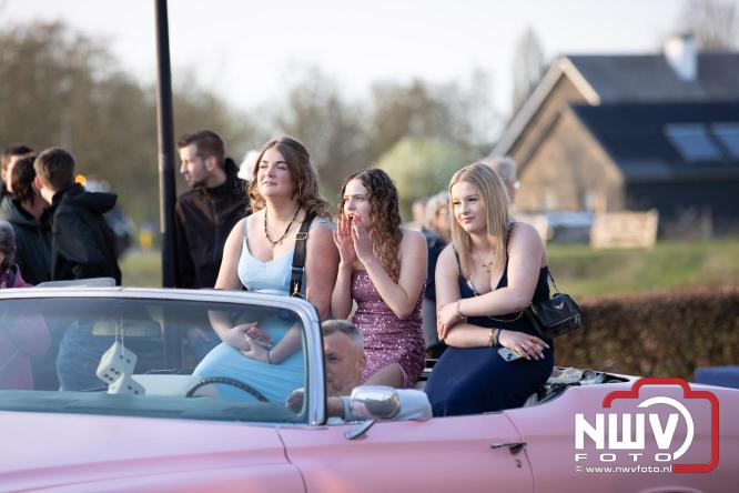 Spectaculaire aankomst en stijlvolle avond tijdens Gala Nuborgh College Oostenlicht 2026 - &copy; NWVFoto.nl