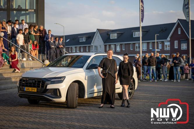 Spectaculaire aankomst en stijlvolle avond tijdens Gala Nuborgh College Oostenlicht 2026 - &copy; NWVFoto.nl