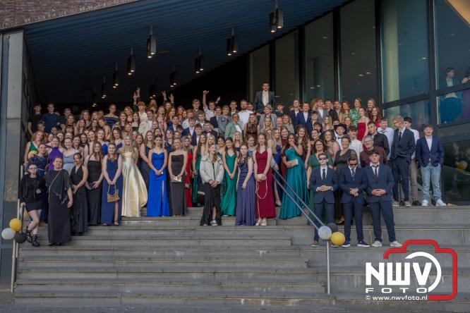 Spectaculaire aankomst en stijlvolle avond tijdens Gala Nuborgh College Oostenlicht 2026 - &copy; NWVFoto.nl