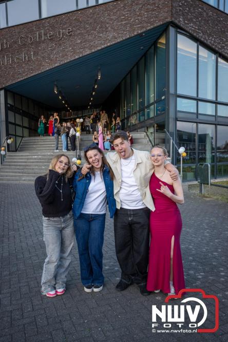 Spectaculaire aankomst en stijlvolle avond tijdens Gala Nuborgh College Oostenlicht 2026 - &copy; NWVFoto.nl