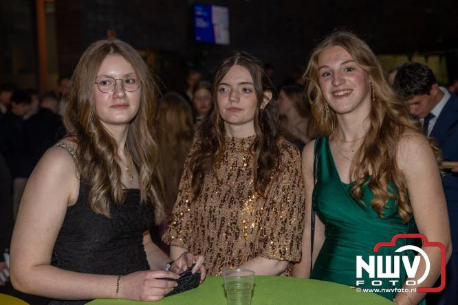 Spectaculaire aankomst en stijlvolle avond tijdens Gala Nuborgh College Oostenlicht 2026 - &copy; NWVFoto.nl