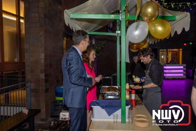 Spectaculaire aankomst en stijlvolle avond tijdens Gala Nuborgh College Oostenlicht 2026 - &copy; NWVFoto.nl
