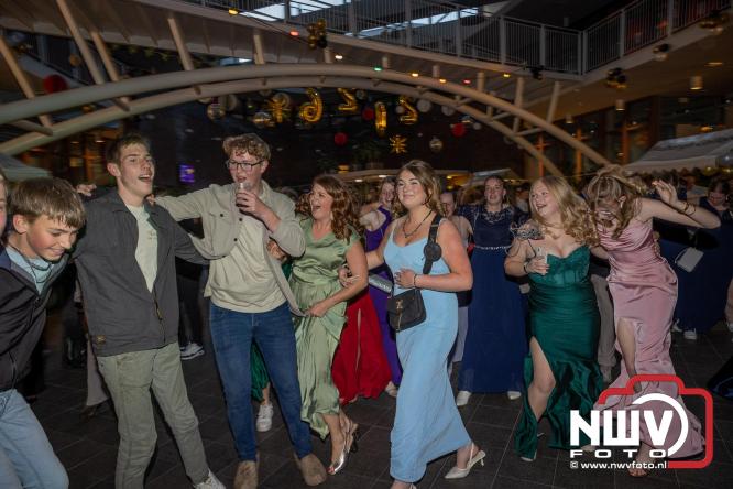 Spectaculaire aankomst en stijlvolle avond tijdens Gala Nuborgh College Oostenlicht 2026 - &copy; NWVFoto.nl