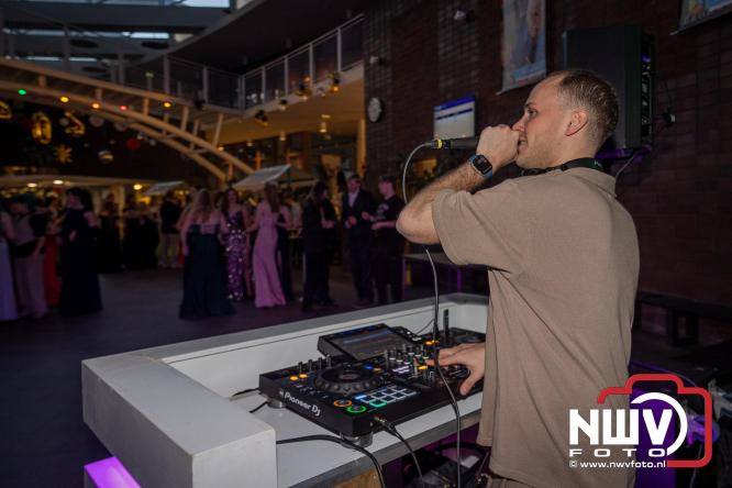 Spectaculaire aankomst en stijlvolle avond tijdens Gala Nuborgh College Oostenlicht 2026 - &copy; NWVFoto.nl