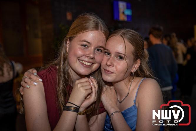 Spectaculaire aankomst en stijlvolle avond tijdens Gala Nuborgh College Oostenlicht 2026 - &copy; NWVFoto.nl