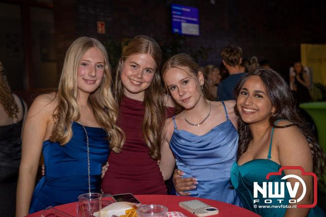 Spectaculaire aankomst en stijlvolle avond tijdens Gala Nuborgh College Oostenlicht 2026 - &copy; NWVFoto.nl