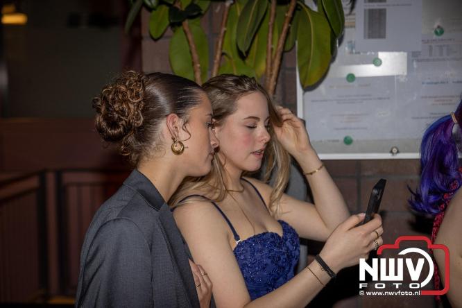 Spectaculaire aankomst en stijlvolle avond tijdens Gala Nuborgh College Oostenlicht 2026 - &copy; NWVFoto.nl