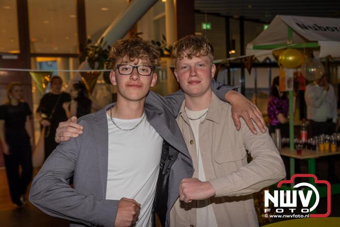 Spectaculaire aankomst en stijlvolle avond tijdens Gala Nuborgh College Oostenlicht 2026 - &copy; NWVFoto.nl