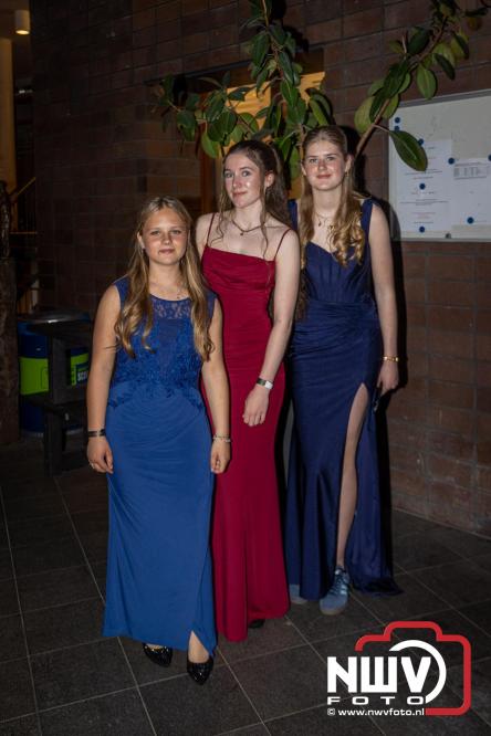 Spectaculaire aankomst en stijlvolle avond tijdens Gala Nuborgh College Oostenlicht 2026 - &copy; NWVFoto.nl