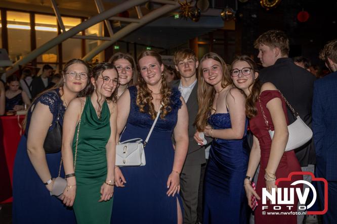 Spectaculaire aankomst en stijlvolle avond tijdens Gala Nuborgh College Oostenlicht 2026 - &copy; NWVFoto.nl