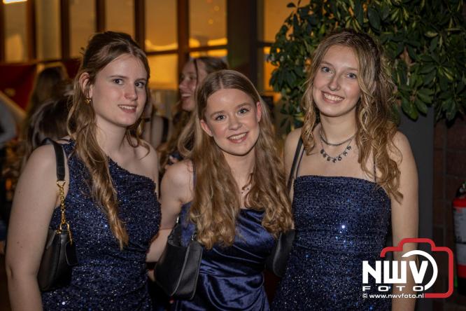 Spectaculaire aankomst en stijlvolle avond tijdens Gala Nuborgh College Oostenlicht 2026 - &copy; NWVFoto.nl