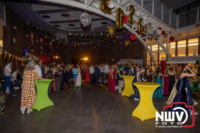 Spectaculaire aankomst en stijlvolle avond tijdens Gala Nuborgh College Oostenlicht 2026 - &copy; NWVFoto.nl