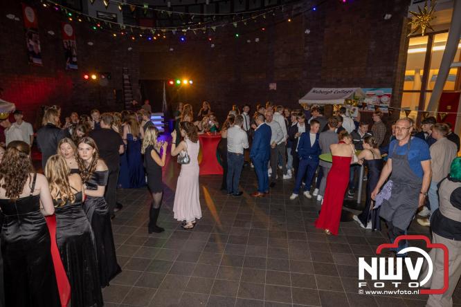 Spectaculaire aankomst en stijlvolle avond tijdens Gala Nuborgh College Oostenlicht 2026 - &copy; NWVFoto.nl