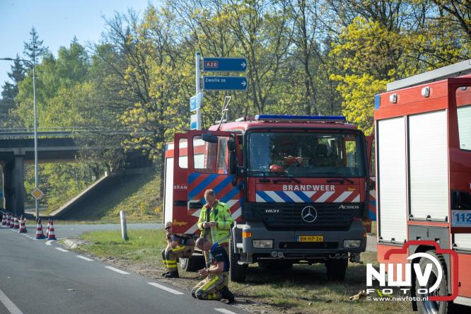 Honderden brandweerlieden bestrijden natuurbrand op de Doornspijkse Heide bij 't Harde. - &copy; NWVFoto.nl