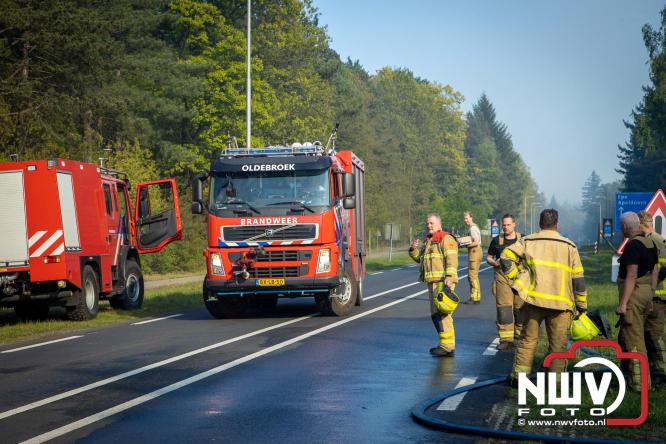 Honderden brandweerlieden bestrijden natuurbrand op de Doornspijkse Heide bij 't Harde. - &copy; NWVFoto.nl