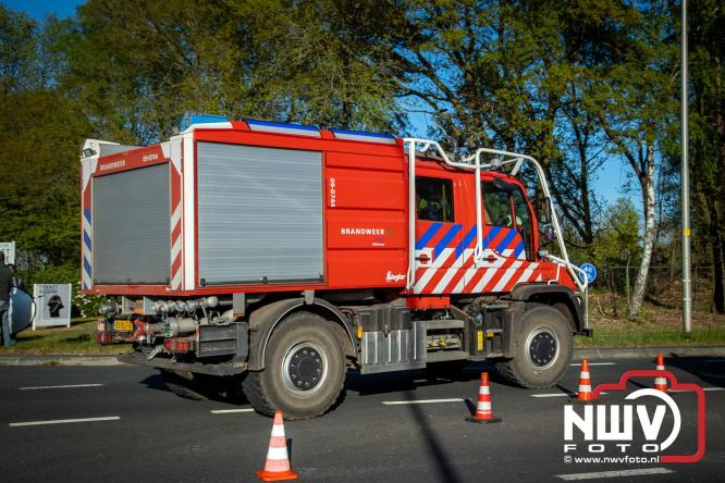 Honderden brandweerlieden bestrijden natuurbrand op de Doornspijkse Heide bij 't Harde. - &copy; NWVFoto.nl
