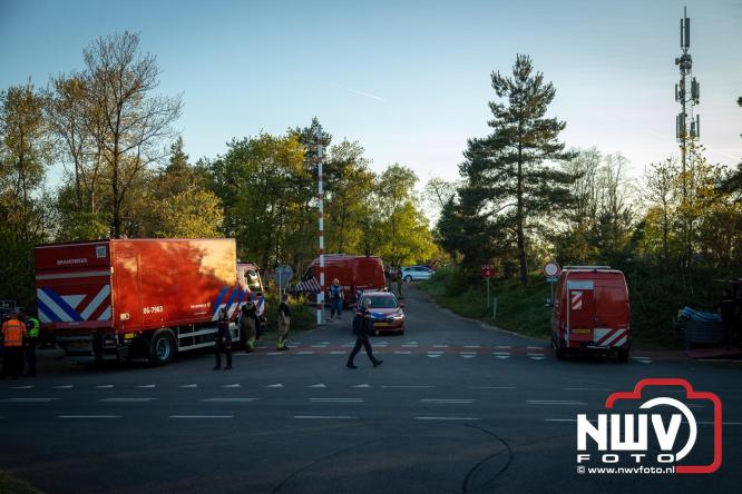 Honderden brandweerlieden bestrijden natuurbrand op de Doornspijkse Heide bij 't Harde. - &copy; NWVFoto.nl