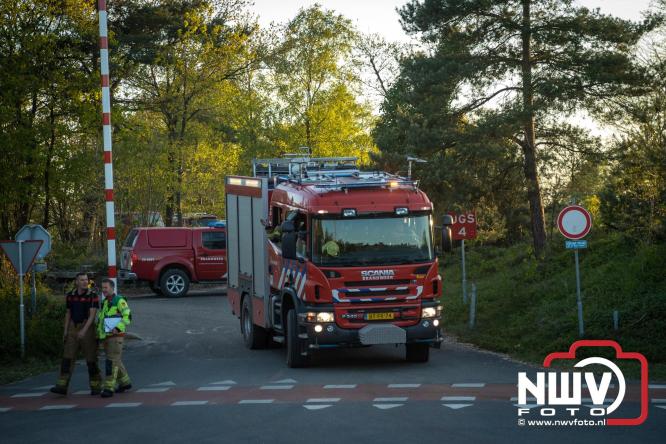 Honderden brandweerlieden bestrijden natuurbrand op de Doornspijkse Heide bij 't Harde. - &copy; NWVFoto.nl