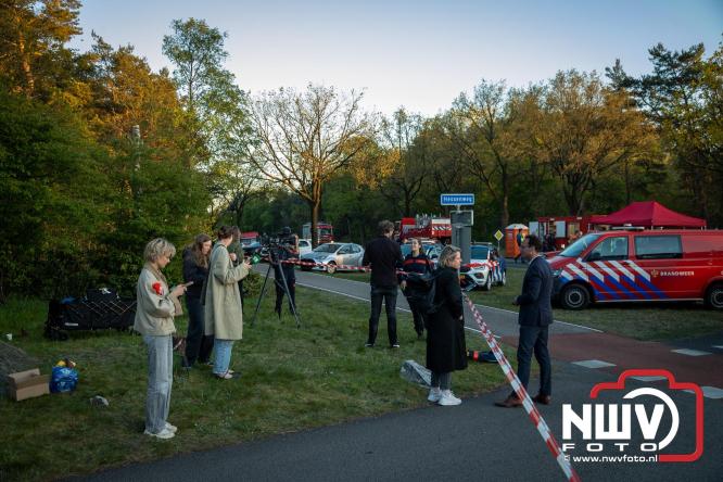 Honderden brandweerlieden bestrijden natuurbrand op de Doornspijkse Heide bij 't Harde. - &copy; NWVFoto.nl