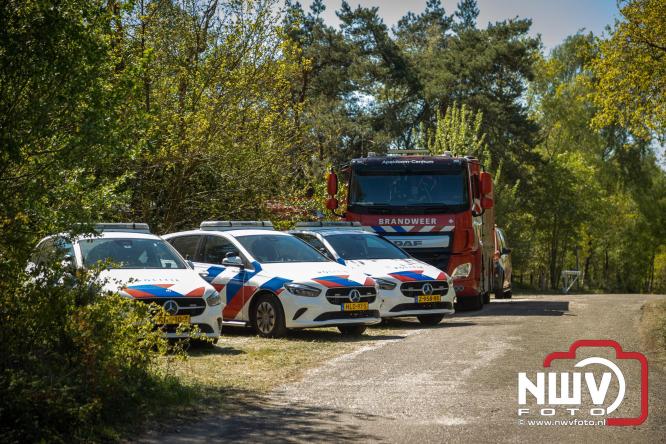 Honderden brandweerlieden bestrijden natuurbrand op de Doornspijkse Heide bij 't Harde. - &copy; NWVFoto.nl