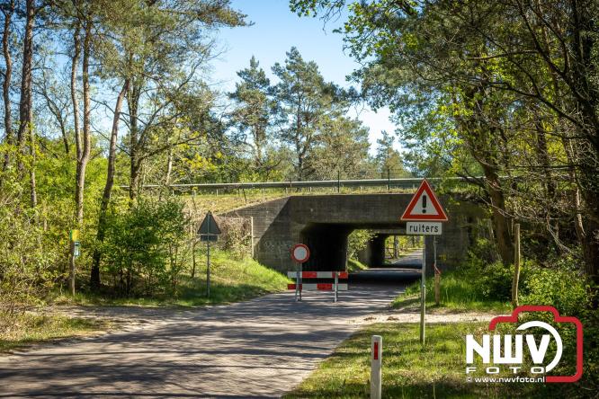 Honderden brandweerlieden bestrijden natuurbrand op de Doornspijkse Heide bij 't Harde. - &copy; NWVFoto.nl