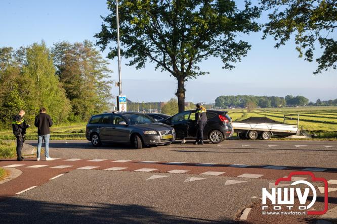 Alleen materiële schade bij een kopstaard aanrijding op de Zuiderzeestraatweg, Laanzichtsweg Oldebroek. - &copy; NWVFoto.nl