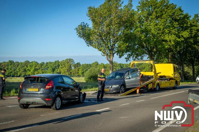 Alleen materiële schade bij een kopstaard aanrijding op de Zuiderzeestraatweg, Laanzichtsweg Oldebroek. - &copy; NWVFoto.nl