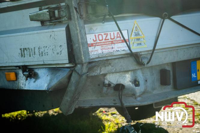 Alleen materiële schade bij een kopstaard aanrijding op de Zuiderzeestraatweg, Laanzichtsweg Oldebroek. - &copy; NWVFoto.nl
