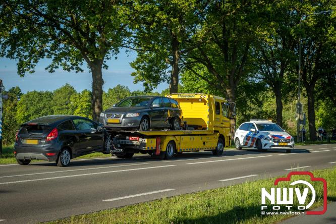 Alleen materiële schade bij een kopstaard aanrijding op de Zuiderzeestraatweg, Laanzichtsweg Oldebroek. - &copy; NWVFoto.nl