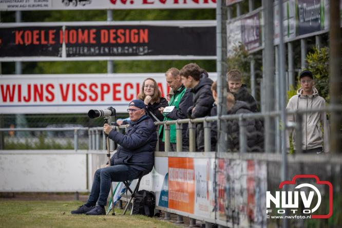 Koppositie glipt weg bij OWIOS na gelijkspel tegen SEH. - &copy; NWVFoto.nl