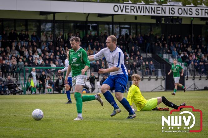 Koppositie glipt weg bij OWIOS na gelijkspel tegen SEH. - &copy; NWVFoto.nl