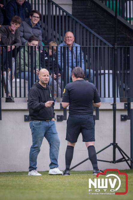 Koppositie glipt weg bij OWIOS na gelijkspel tegen SEH. - &copy; NWVFoto.nl
