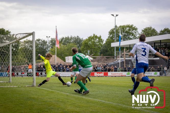 Koppositie glipt weg bij OWIOS na gelijkspel tegen SEH. - &copy; NWVFoto.nl