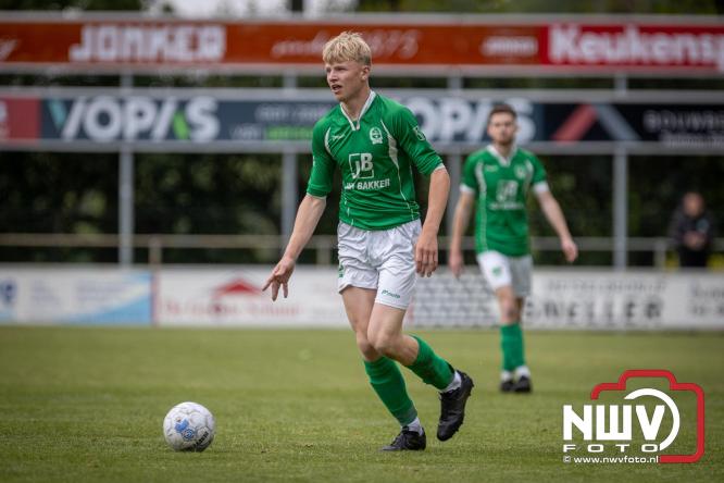 Koppositie glipt weg bij OWIOS na gelijkspel tegen SEH. - &copy; NWVFoto.nl