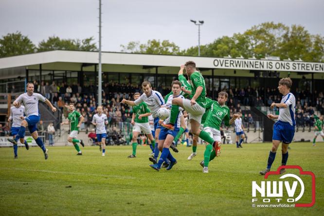 Koppositie glipt weg bij OWIOS na gelijkspel tegen SEH. - &copy; NWVFoto.nl