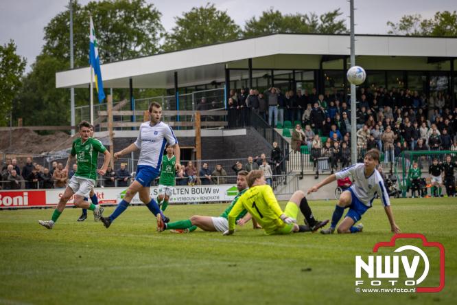 Koppositie glipt weg bij OWIOS na gelijkspel tegen SEH. - &copy; NWVFoto.nl