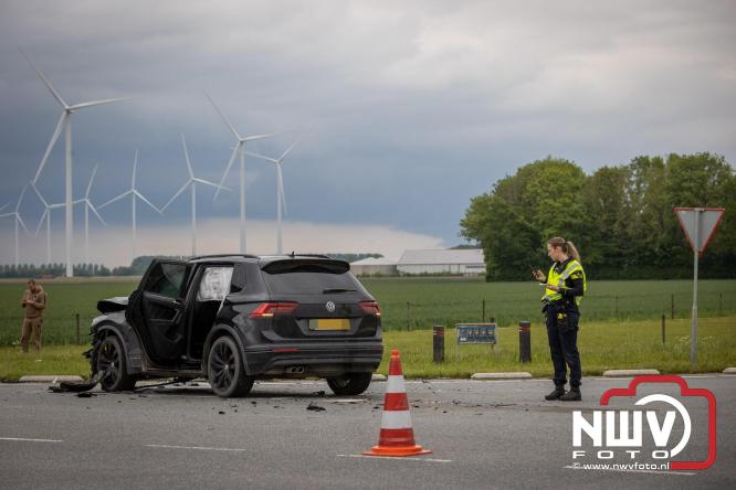Een persoon voor controle mee naar het ziekenhuis na ongeval door voorrangsfout Elburgerweg met de Hondweg. - &copy; NWVFoto.nl